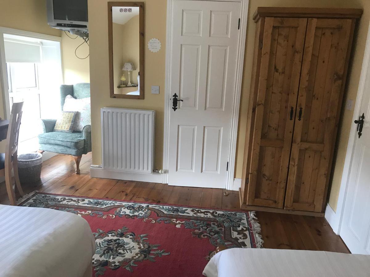 Teac Seain Bar & Bnb Anascaul Exterior foto