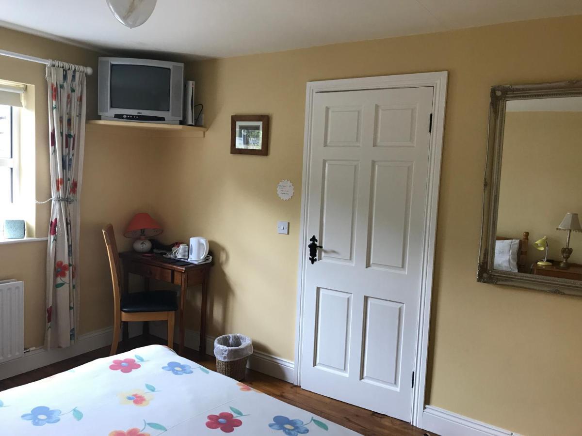 Teac Seain Bar & Bnb Anascaul Exterior foto