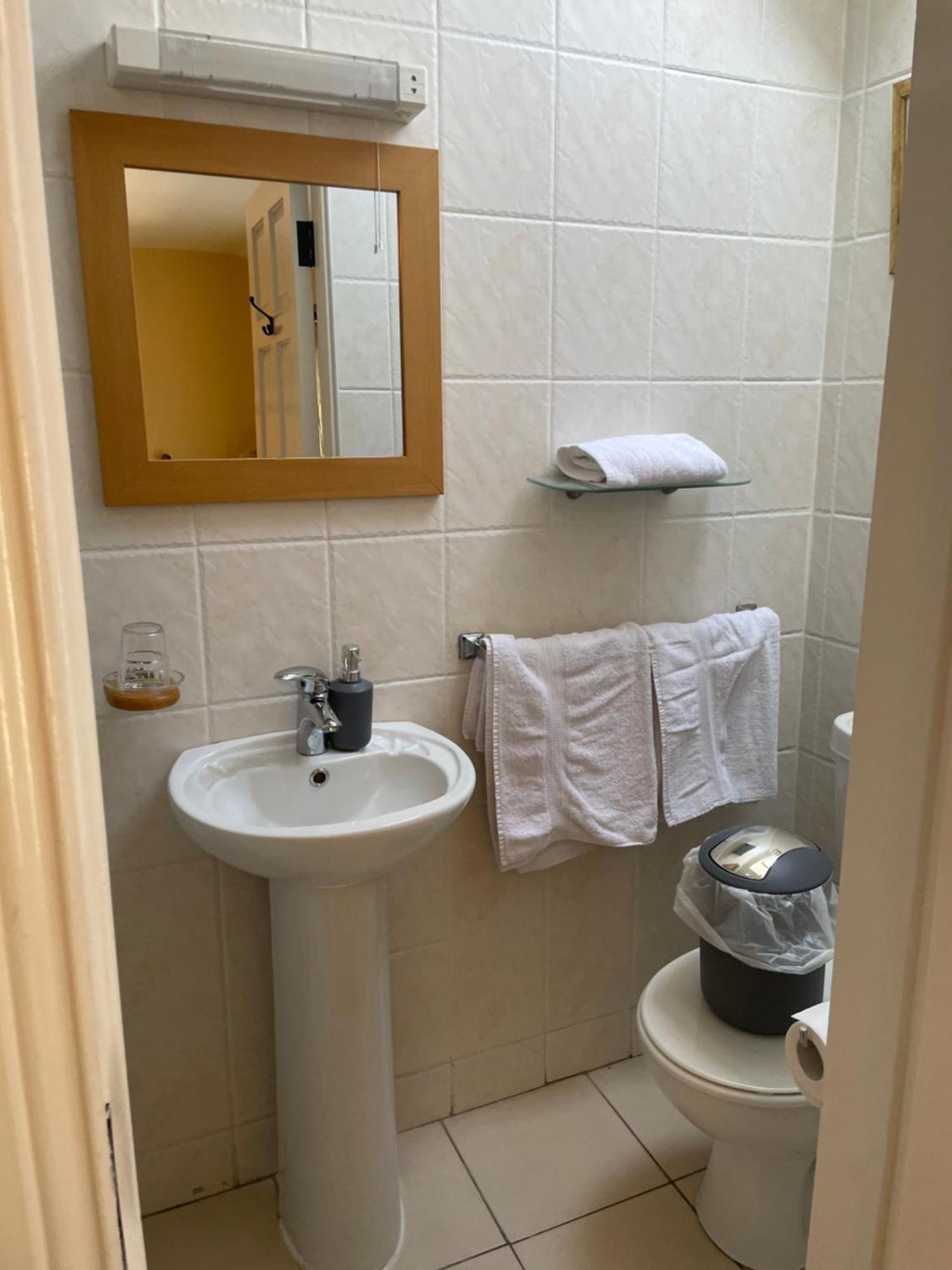Teac Seain Bar & Bnb Anascaul Exterior foto